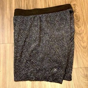 Mens Lululemon Large shorts, 9” inseam, linerless 🍋